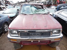 1991 TOYOTA PICK UP STD CAB DLX MAROON 2.4 AT 4WD Z21317